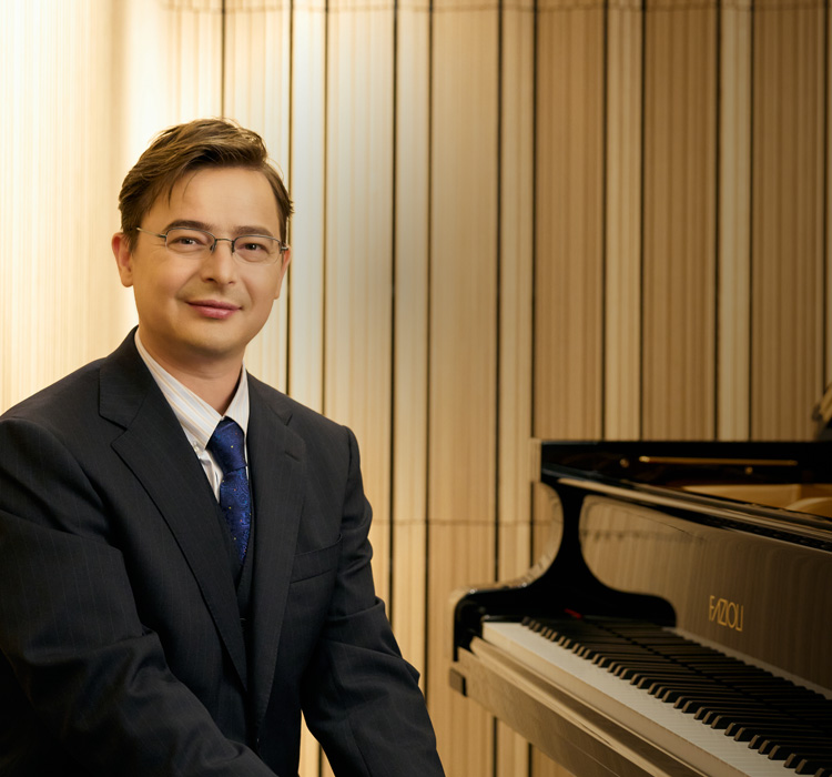 Fekete Atilla ファツィオリ・ジャパン株式会社 コンサートテクニシャン フェケテ・アッティラ